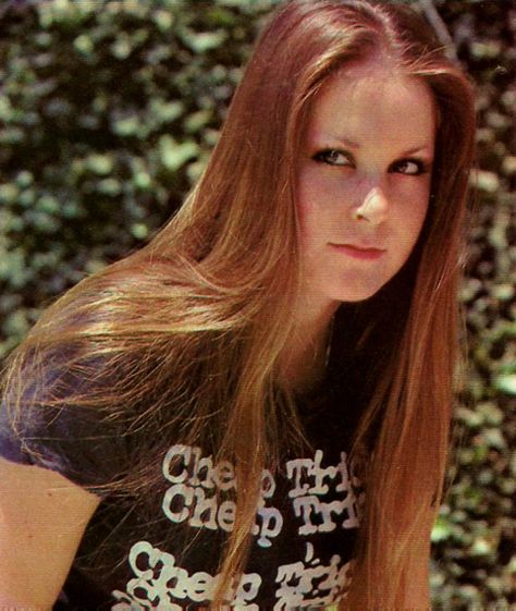 Sandy West, Cherie Currie, 80s Rock Bands, The Runaways, Simone Simons, Lzzy Hale, Lita Ford, 80s Look, Women Of Rock