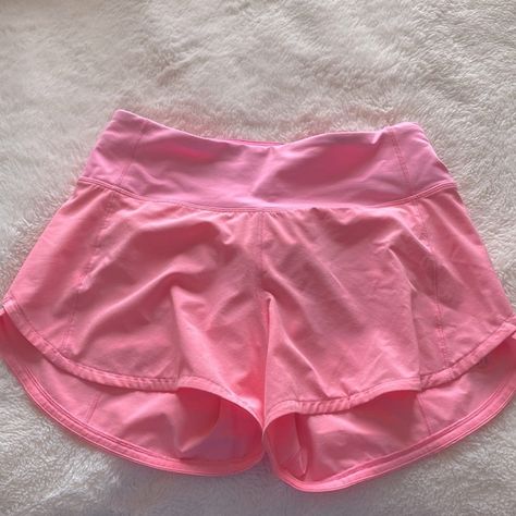 BUBBLEGUM PINK LULULEMON SHORTS!! RARE!! Lipgloss Lululemon Shorts, Cute Pink Shorts, Lululemon Clothing, Lululemon Stuff, Pink Lululemon Shorts, Lululemon Aesthetic, Pink Bubblegum, Preppy Gifts, Lulu Shorts