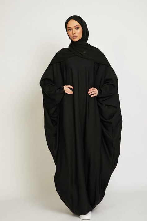 Abaya Aesthetic, Batwing Abaya, Farasha Abaya, Abaya Noir, Abaya Black, Modest Wardrobe, Black Hijab, Muslim Dresses, Black Umbrella