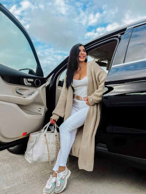 Travel fall outfit with long open cardigan, white jeans and white top with Chanel tote Comfy Cardigan, Outfit For Travel, Maxi Cardigan, Travel Outfit, Fall Fashion, Front Open, Autumn Fashion, Travel, How To Wear