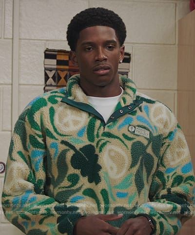 Lando’s green floral fleece sweater on All American Homecoming.  Outfit Details: https://wornontv.net/453270/ Lando Johnson All American, Lando Johnson, Lando All American Homecoming, Paris Family, Kimmy Schmidt, Mock Neck Sweatshirt, Unbreakable Kimmy Schmidt, Lilly Singh, Housewives Of Atlanta