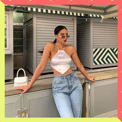 Descubre cuáles son las prendas que te favorecen según tu tipo de cuerpo. ¡Vístete como una sexy sirena esta primavera con los outfits favoritos de 2021! La entrada 10 outfits para el calor que favorecen a las que tenemos caderas anchas se publicó primero en Mujer de 10: Guía real para la mujer actual. Entérate ya.. How To Feel Beautiful, Mom Jeans, Camisole Top, My Style, Tank Tops, Tumblr, Books, Women's Top, Pants