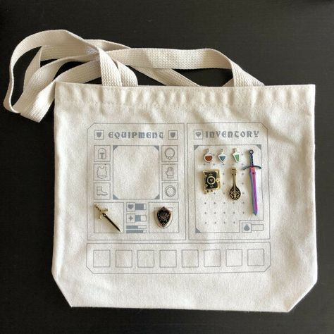 Dnd Accessories, Sacs Tote Bags, Embroidery Lessons, Room Deco, Design Posters, Studio Ideas, Recycled Canvas, Packaging Ideas, Clothing Inspiration