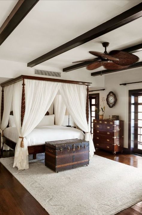 British Colonial bedroom complete with paddle fan.   Back in the days of the Empire Builders they had spacious bedrooms with lots of paddle fans to keep cool during the Indian Summers. British Colonial Style Living Room, Boho Canopy Bed, British Colonial Style Bedroom, British Colonial Bedroom, Colonial Style Bedroom, Colonial Bedroom, Bedroom 2024, British Colonial Decor, Colonial Interior