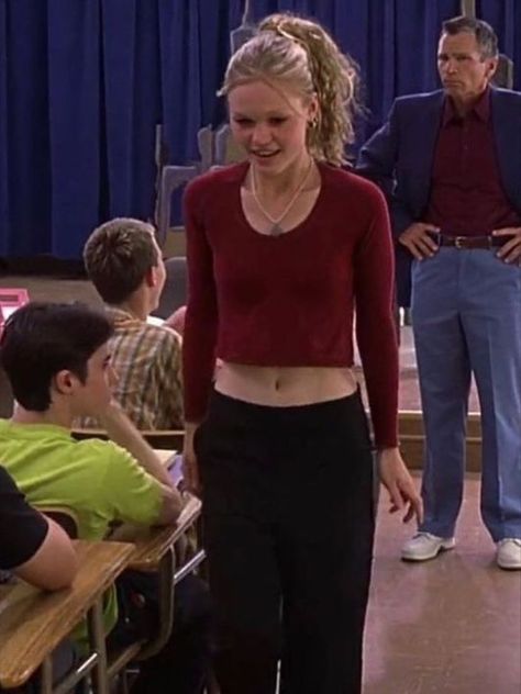 follow @melkallah for more pins + halloween ideas---------
Kat Stratford, 10 things I hate about you, unqiue female halloween costume Katarina Stratford Outfits, Kat Stratford Outfit, 90s Movies Fashion, Kat Stratford, 10 Things I Hate About You, Julia Stiles, Early 2000s Fashion, Quoi Porter, 90s Movies