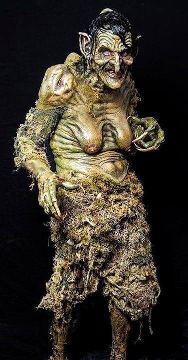 green hag Meg Mucklebones, Green Hag, Cinema Makeup, Special Effects Makeup Artist, Swamp Witch, Dnd Stories, Which Witch, Effects Makeup, Evil Witch