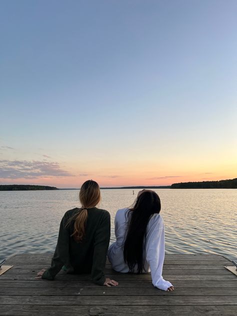 #aesthetic #sunset sunset at lake Summer Instagram Pictures, Lake Outfit, Cute Beach Pictures, Lake Photoshoot, Sunrise Lake, Lake Girl, Sunrise Pictures, Summer Poses, Summer Picture Poses