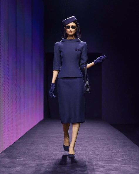 Riyadh Air, the new Saudi Arabian airline, showcased its elegant cabin crew uniforms at Paris Haute Couture Week. The uniforms, designed by acclaimed Saudi designer Mohammed Ashi, highlight the airline's commitment to blending modern luxury with cultural heritage. #SaudiArabia #RiyadhAir Elegant Cabin, Ashi Studio, Airline Uniforms, Paris Haute Couture, Uniform Design, Couture Week, Cabin Crew, Flight Attendant, Riyadh