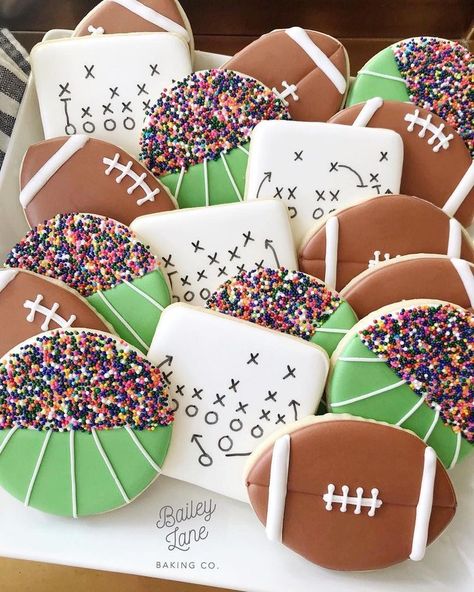 Football Party Cookies, Superbowl Party Food Ideas, Super Bowl Cookies, Football Party Foods, Cookies Cupcake, Football Cookies, Football Snacks, Football Birthday Party, Game Snacks