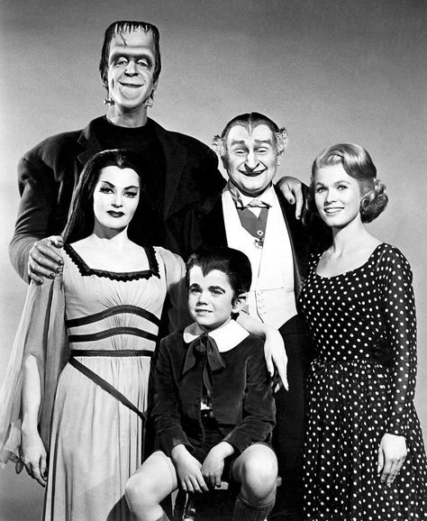 The Munsters.....when television shows were actually were worth watching Munsters Tv Show, Eddie Munster, The Munster, 60s Tv, Yvonne De Carlo, Ann Margret, The Munsters, Classic Television, Movies And Series