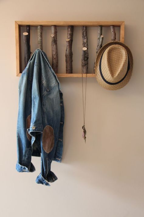 Tree branch coat hanger to hang on a wall Diy Hat Rack, Layer Shelf, Coat Hanger Stand, Tree Branch Wall Decor, Diy Coat Rack, Coat Hooks Wall Mounted, Diy Coat, Tree Branch Wall, Wooden Coat Hangers