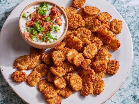 Get Smashed Tater Tot Chips with Loaded Green Onion Dip Recipe from Food Network Smashed Tater Tot Chips, Smashed Tater Tot Recipes, Loaded Tater Tots Recipes, Smashed Tater Tots, Green Onion Dip Recipe, Green Onion Dip, Tater Tot Appetizers, Tot Recipes, Loaded Tater Tots