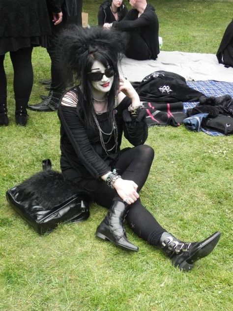 Goth day in Germany
Goth subculture
Goth fashion
Big hair
Trad Goth make up Mopey Goth, Trad Goth Fashion, Trad Goth Outfits, Perky Goth, Dark Gothic Fashion, Trad Goth Makeup, Goth Outfit Inspo, Types Of Goth, Goth Fits