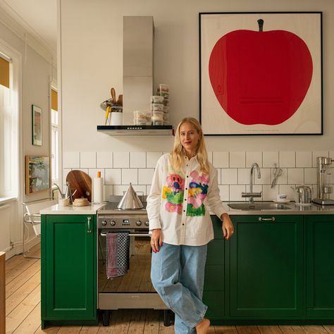 Ganni Founders House, Nyc West Village Apartment, Brooklyn Apartment Living Room, Tiny Paris Apartment, Playful House Interior, Colorful Small Kitchen Ideas, Character Home Interior, Green Kitchen Apartment, Entrance Into Kitchen