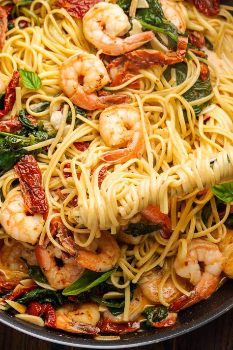 Creamy Sun Dried Tomato Shrimp Pasta One Pan Sun Dried Tomato Pasta, Shrimp And Tomatoes Recipes, Recipes With Sundried Tomato Pesto, Sundried Tomato Spaghetti, Tomato Shrimp Pasta, Italian Mains, Shrimp Pasta Recipes Healthy, Sun Dried Tomato Pasta, Pasta Shrimp