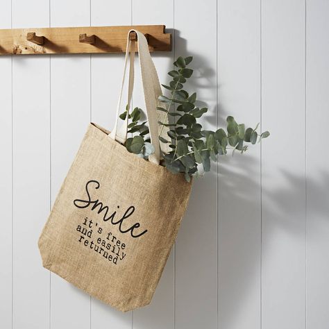 Jute Bags Manufacturers, Jute Shopping Bags, World Smile Day, Gifts To Make, Woven Bags, Visual Style, Cotton Bags, Non Woven Bags, Jute Bag