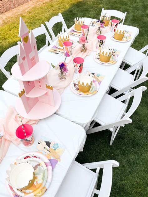 Disney Princess Birthday Table Decor, Disney Princess Birthday Party Table, Princess Theme Birthday Party Table Settings, Kids Birthday Party Table Set Up, Princess Toddler Birthday Party, Princess Table Centerpiece, Princess Birthday Party Kids Table, Kids Birthday Table Set Up, Princess Party Table Decor