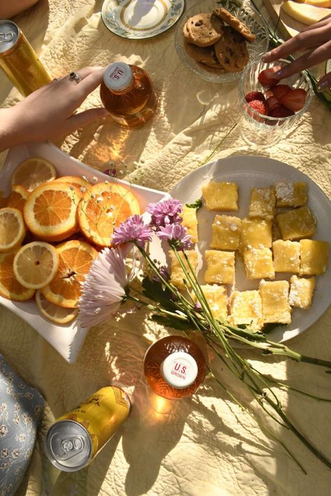 Cottage Core Picnic, Themed Picnic, Yellow Cottagecore, Lemon Bar Cookies, Freezing Lemons, Yellow Picnic, Picnic Food Ideas, Aesthetic Golden Hour, Golden Aesthetic