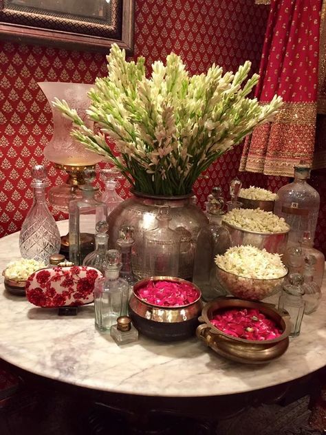 Sabyasachi Decor, Sabyasachi Store, Table Tray Decor, Home Flower Decor, Shop Exterior, Diwali Decorations At Home, Mandap Decor, Best Flowers, Good Earth