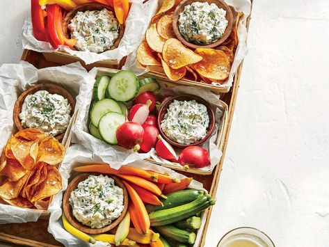 Spinach-and-Vidalia Dip Southern Living Recipes, Spinach Dip Recipe, Easter Appetizers, Make Ahead Appetizers, Party Dips, Summer Appetizer, Vidalia Onions, Favorite Appetizers, Spinach Dip