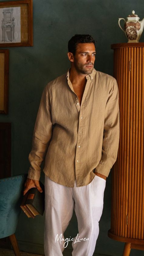 Mens Linen Shirt Outfit, Boho Clothing Men, Blue Colour Shirt, Mens Linen Outfits, Linen Shirt Outfit, Office Fits, Short Blanc, Wrinkled Clothes, Linen Men