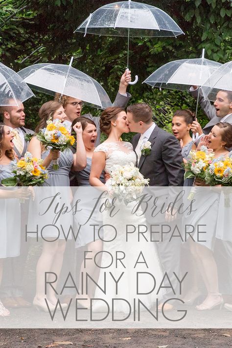 Rainy Garden Wedding, Rainy Wedding Photos Photography, Rainy Day Wedding Ideas, Outdoor Rainy Wedding, Rainy Beach Wedding Pictures, Rainy Day Wedding Photos, Umbrellas At Wedding, Wedding Photos With Umbrellas, Rainy Outdoor Wedding