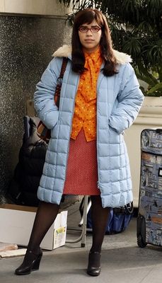 America Ferrera as Ugly Betty. Still love her even though she wasn't supposed to be attractive. Ugly Betty Outfits, Betty Suarez, West Anderson, America Ferrera, Ugly Betty, Still Love Her, Closet Fashion, Being Ugly, Fur Coat