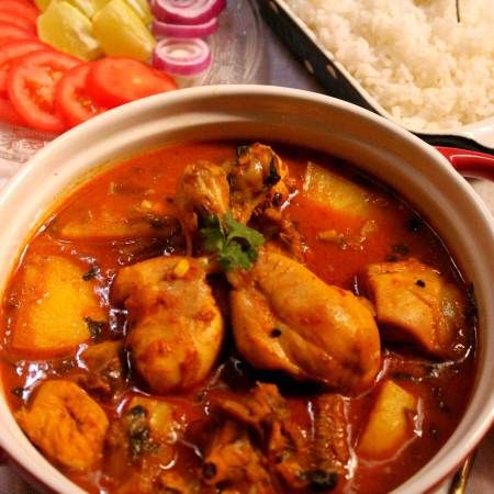 Bengali Chicken Curry Murgir Jhol Recipe Bengali Chicken, Chicken Rice Recipe, Slow Cooker Chicken Curry, Kari Ayam, Red Curry Chicken, Chicken Rice Recipes, Chicken Tikka Masala Recipes, Vegetarian Chicken, Chicken Curry Recipe