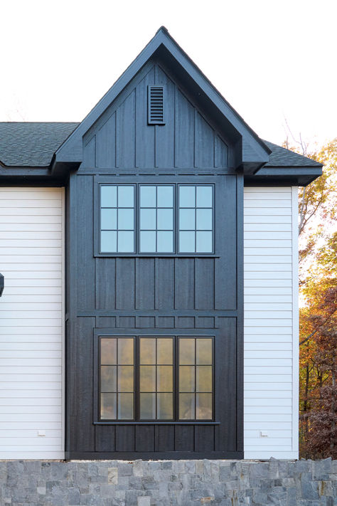 With #LPSmartSide #ExpertFinish trim & siding, you don't have to choose between durability and beauty. Built to last and designed to impress. Vertical Vinyl Siding, Bayou House, Exterior Farmhouse, Modern Exteriors, Lumber Yard, Siding Trim, White Siding, Trailer Home, Windows Exterior