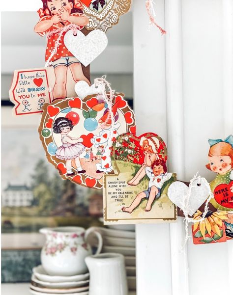 Diy Vintage Valentines, Diy Vintage Valentine Cards, Vintage Valentines Aesthetic, Vintage Postcard Display, Display Vintage Valentine Cards, Vintage Valentine Postcards, Valentine’s Day Vignette, Valentines Wreaths & Garlands, Valentine Assemblage