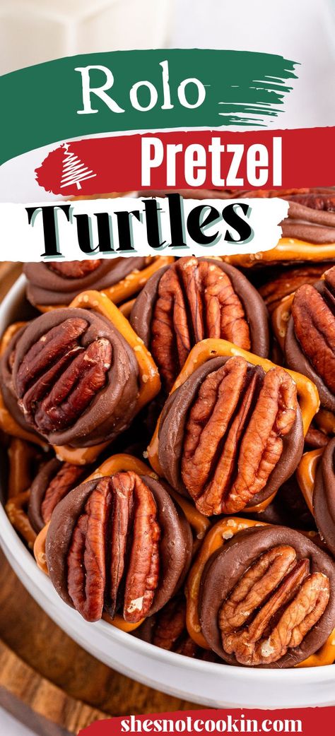 This easy and delicious Rolo Pretzel Turtles with pecans recipe is a popular holiday treats to serve a crowd at a Christmas party. One of the easiest 3 ingredient holiday treats you can make with salty pretzels, sweet caramel Rolos and crunchy pecans! Rolo Pretzel Turtles, Pretzels Sweet, Pretzel Turtles, Rolo Pretzel, Ww Sweets, Rolo Pretzels, Pound Dropper, Ww Food, Easy Holiday Treats