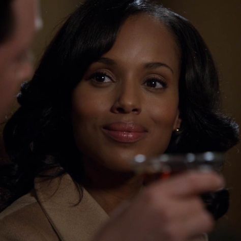 Olivia Pope Icon, Olivia Pope Aesthetic, Corporate Wardrobe, Olivia And Fitz, Platonic Relationship, Hey Beautiful, Olivia Pope, Kerry Washington, Iconic Movies