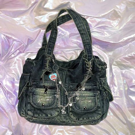 Denim Purse Aesthetic, Cargo Purse, Denim Messenger Bag, Purse Aesthetic, Emo Outfits, Bags Aesthetic, Jeans Bag, Pretty Bags, Denim Bag