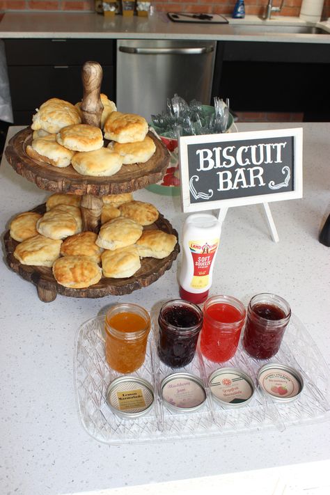 Biscuits And Gravy Brunch Party, Brunch Juice Bar, Baby Biscuit Bar, Breakfast Bar Party Ideas, Brunch Bar Set Up, Brunch Ideas Baby Shower Breakfast, Biscuit Bar Brunch, Biscuit Bar Ideas, 2nd Birthday Brunch