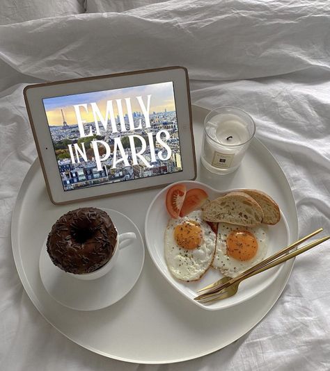 Emily In Paris Vibes Aesthetic, Movie In Bed Aesthetic, Food In Bed Aesthetic, Movies In Bed Aesthetic, Breakfast In Bed Aesthetic, Pajamas Aesthetic, Think Food, Emily In Paris, Breakfast In Bed