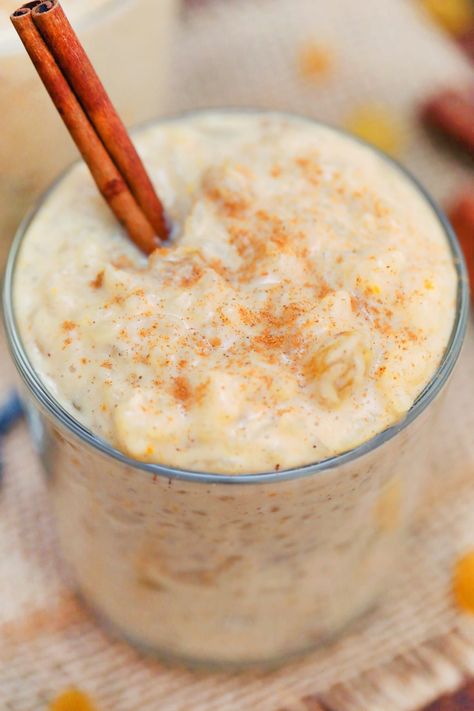 Make this rich and creamy homemade rice pudding to satisfy all of your comfort food cravings! Rice, raisins, a hint of orange, and spice make this perfect! #RicePudding #HomemadeRicePudding #RicePuddingRecipe #CookedPudding #RiceDessert Cinnamon Pudding, Jello Pudding Desserts, Homemade Rice Pudding, Pudding Recipes Homemade, Rice Puddings, Comfort Food Desserts, Rice Pudding Recipes, Rice Desserts, Almond Milk Recipes