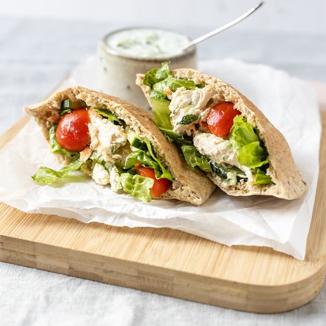 Nature Recipes, Pita Sandwich, Greek Chicken Salad, Pita Sandwiches, Tzatziki Sauce, Healthy Lifestyle Changes, Greek Chicken, Greek Food, Romaine Lettuce