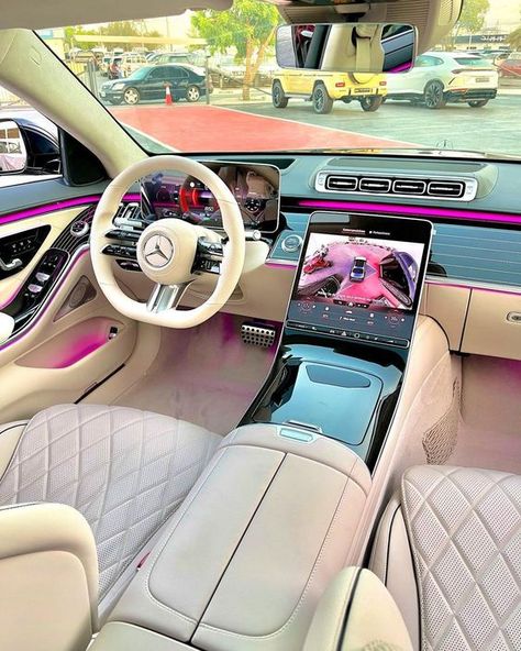 Preppy Car, Wallpaper Car, Aesthetic Cars, Cars Aesthetic, Inside Car, Dream Cars Mercedes, Car Organization, Luxury Car Interior, Lux Cars