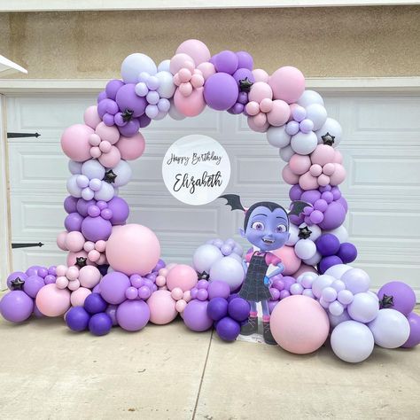 Vampirina Birthday Party Ideas, Vampirina Birthday Party, Vampirina Party, Vampirina Birthday, Happy Birthday Elizabeth, Favorite Things Party, Halloween Balloons, Balloon Gift, Birthday Party Balloon