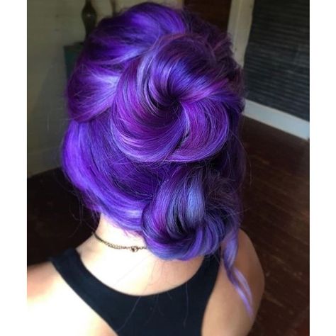 Arctic Fox Hair Dye Purple, Fox Hair Color Ideas, Berry Hair Color, Hair Dye Purple, Purple Hairstyles, Pinwheel Hair Color, Berry Hair, Fox Hair Dye, Arctic Fox Hair Dye