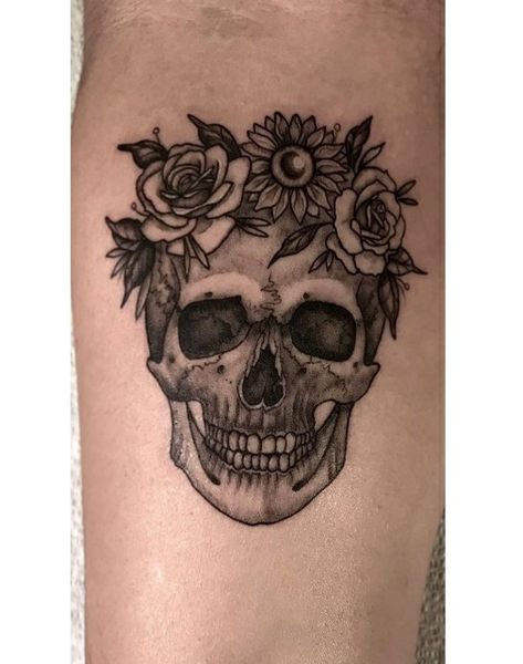 Skull Flower Crown Tattoo, Flowers Growing From Skull Tattoo, Skull With Flower Crown Tattoo, Skull With Crown Tattoo For Women, Sunflower Skull Tattoo, Skull With Flowers Tattoo, Skull With Flower Crown, Tiny Skull Tattoos, Pretty Skull Tattoos