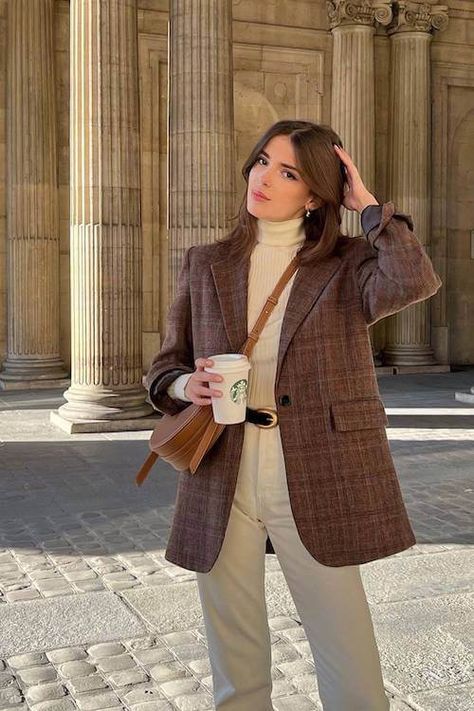 40+ Old Money Expensive-Looking Fall Outfits for Grown Women to Look Classy, Chic, and Elegant Female Lawyer Fashion, Stile Blair Waldorf, Adrette Outfits, How To Look Expensive, Lawyer Fashion, Lawyer Outfit, Skandinavian Fashion, Chique Outfits, Looks Chic