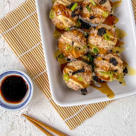 Tuna Sushi Balls Tuna Sushi Balls, Tuna Rice Balls Recipe, Rice Tuna Balls, Sushi Balls Recipe, Sushi Meals, Tuna Rice Balls, Sushi Ball, Hibachi Food, Tuna Balls