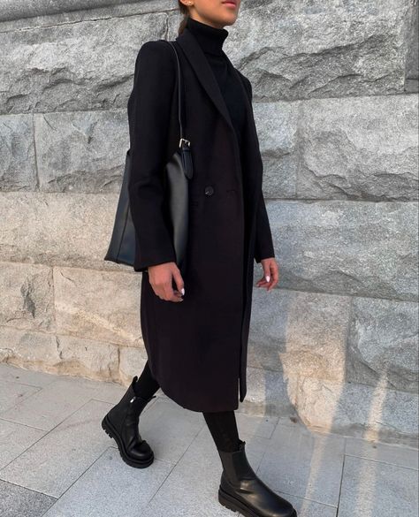 Double Breasted Trench Coat Outfit, Black Trench Coat Outfit Aesthetic, Dark Trench Coat Aesthetic, Black Trenchcoat Aesthetic, Oversized Black Trench Coat, Black Double-breasted Long Coat, Black Coat Outfit, Smart Casual Women Outfits, Smart Casual Women