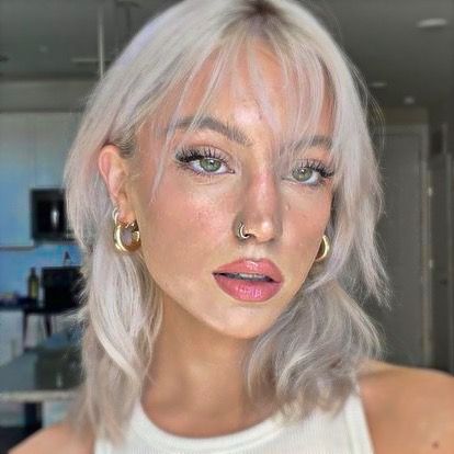 Riley Hubatka, Blonde Hair Inspiration, Wolf Cut, Alternative Hair, Platinum Blonde Hair, Short Hair With Bangs, Short Hair Haircuts, Short Blonde Hair, Hair Inspiration Color