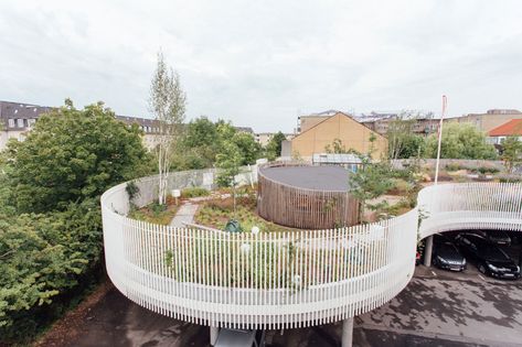 Magneten Sensory Garden by MASU Planning « Landscape Architecture Platform | Landezine Public Space Design, Healing Garden, Living Roofs, Sensory Garden, Garden Architecture, School Garden, Rooftop Garden, Space Architecture, Community Gardening