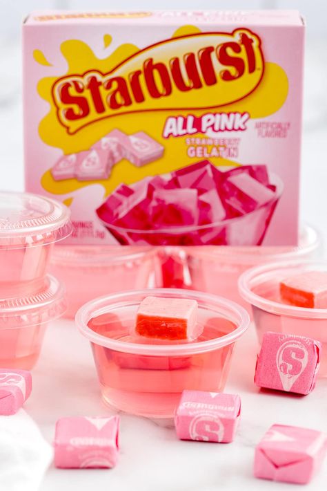 Jello Shot Syringes Recipe, Starburst Jello Shots, Syringe Jello Shots, Cherry Jello Shots, Strawberry Jello Shots, Strawberry Starburst, Best Jello Shots, Jello Shots Vodka, Easy Party Drinks