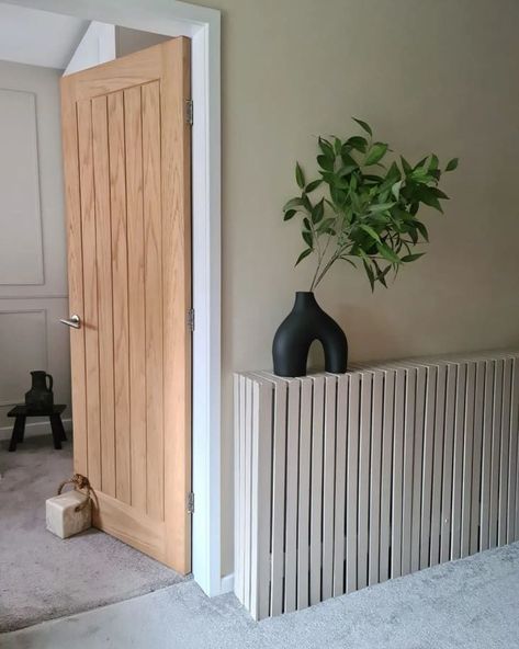 Radiator Cover Ideas, Bedroom Radiators, Radiators Living Room, Modern Radiator Cover, Kitchen Radiator, Diy Radiator Cover, Best Radiators, Home Radiators, Radiator Covers