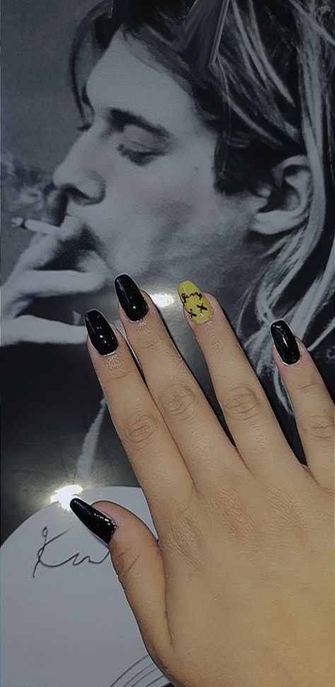 Nails Acrylic 90s, Grunge Nails Acrylic 90s, Grunge Nails Acrylic, Fall Nail Colors 2022, Nail Colors 2022, Nirvana Nails, Rocker Nails, Music Nails, Dazzle Dry