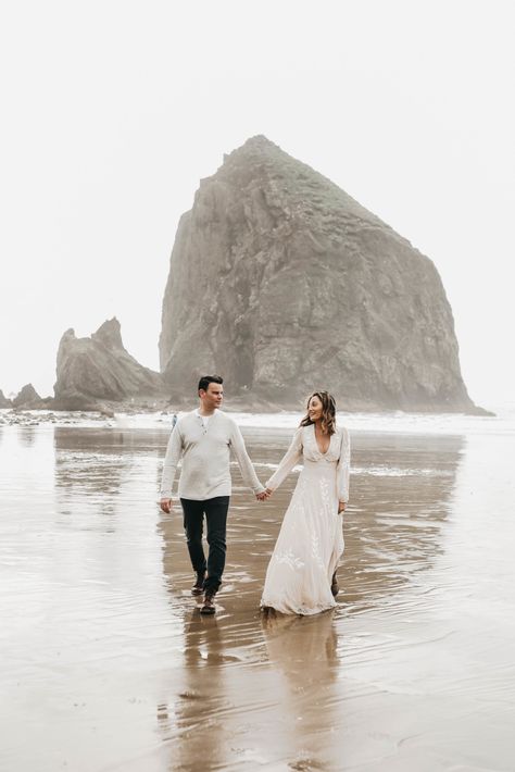 Canon Beach Oregon, Wedding Pictures Beach, Canon Beach, Oregon Photography, Cannon Beach Oregon, Beach Wedding Photos, Winter Engagement Photos, Engagement Photos Fall, Beach Shoot